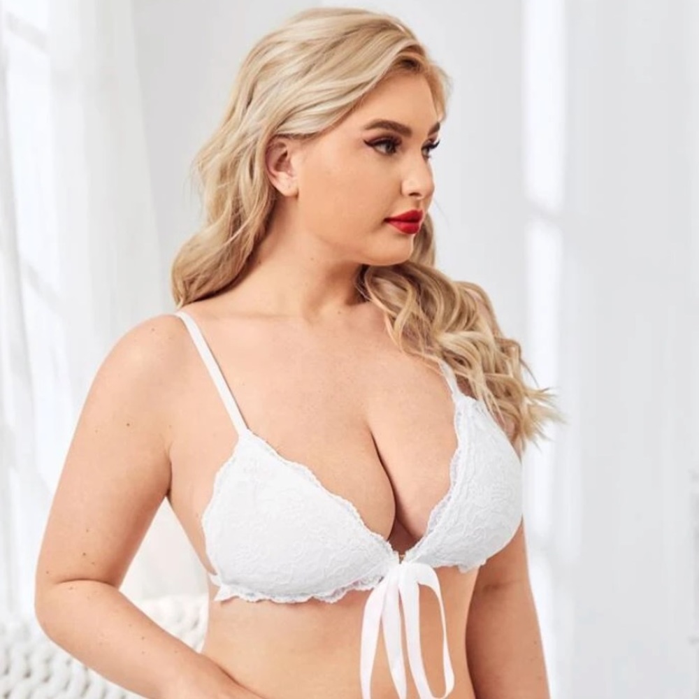 NEW| SHEIN Women’s Plus Size Scalloped Bow Tie Bralette